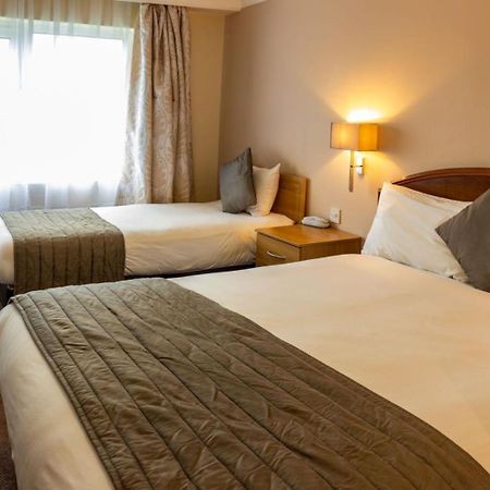 Britannia Leeds Bradford Airport Hotel Bramhope Exterior photo