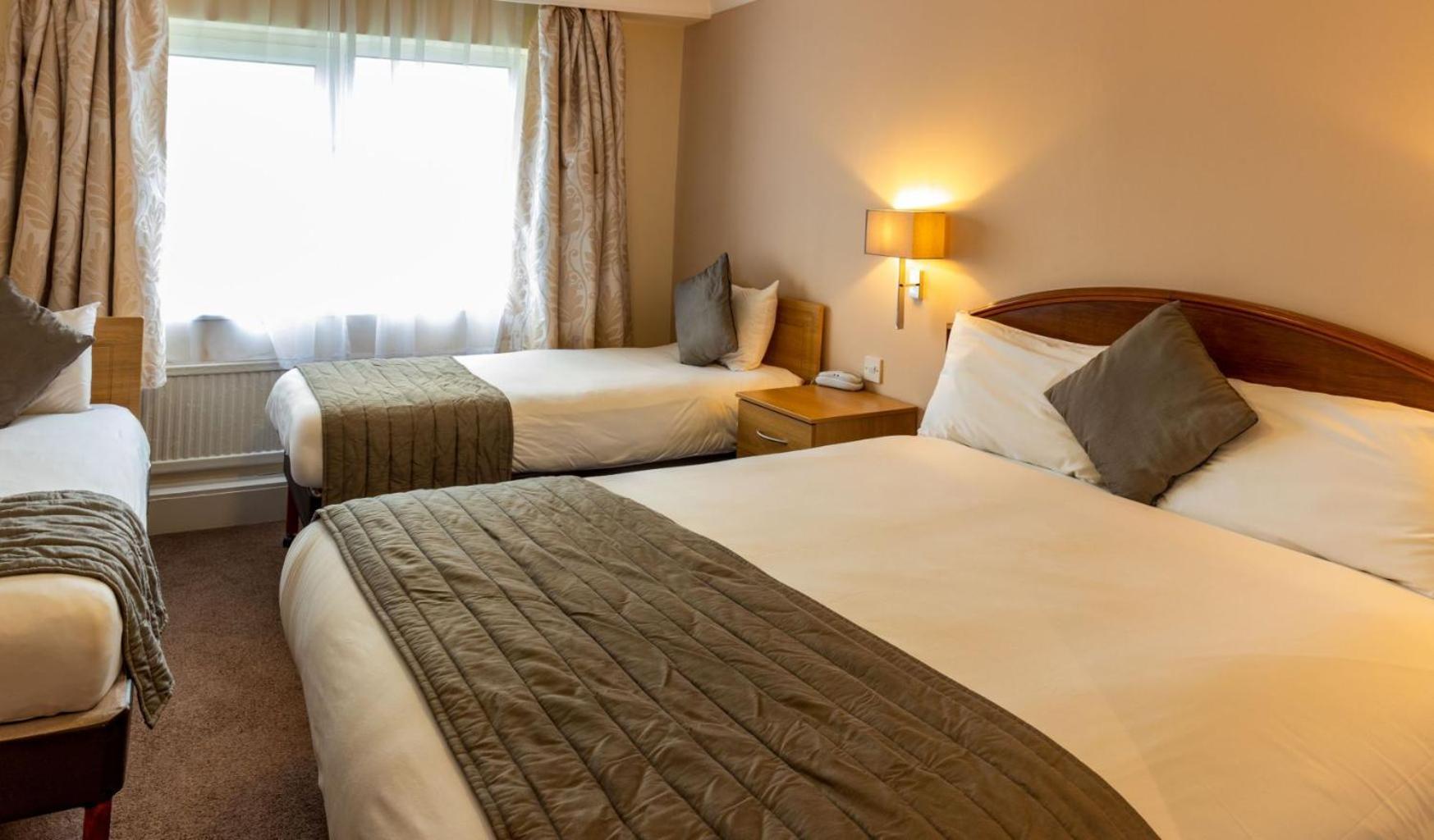Britannia Leeds Bradford Airport Hotel Bramhope Exterior photo