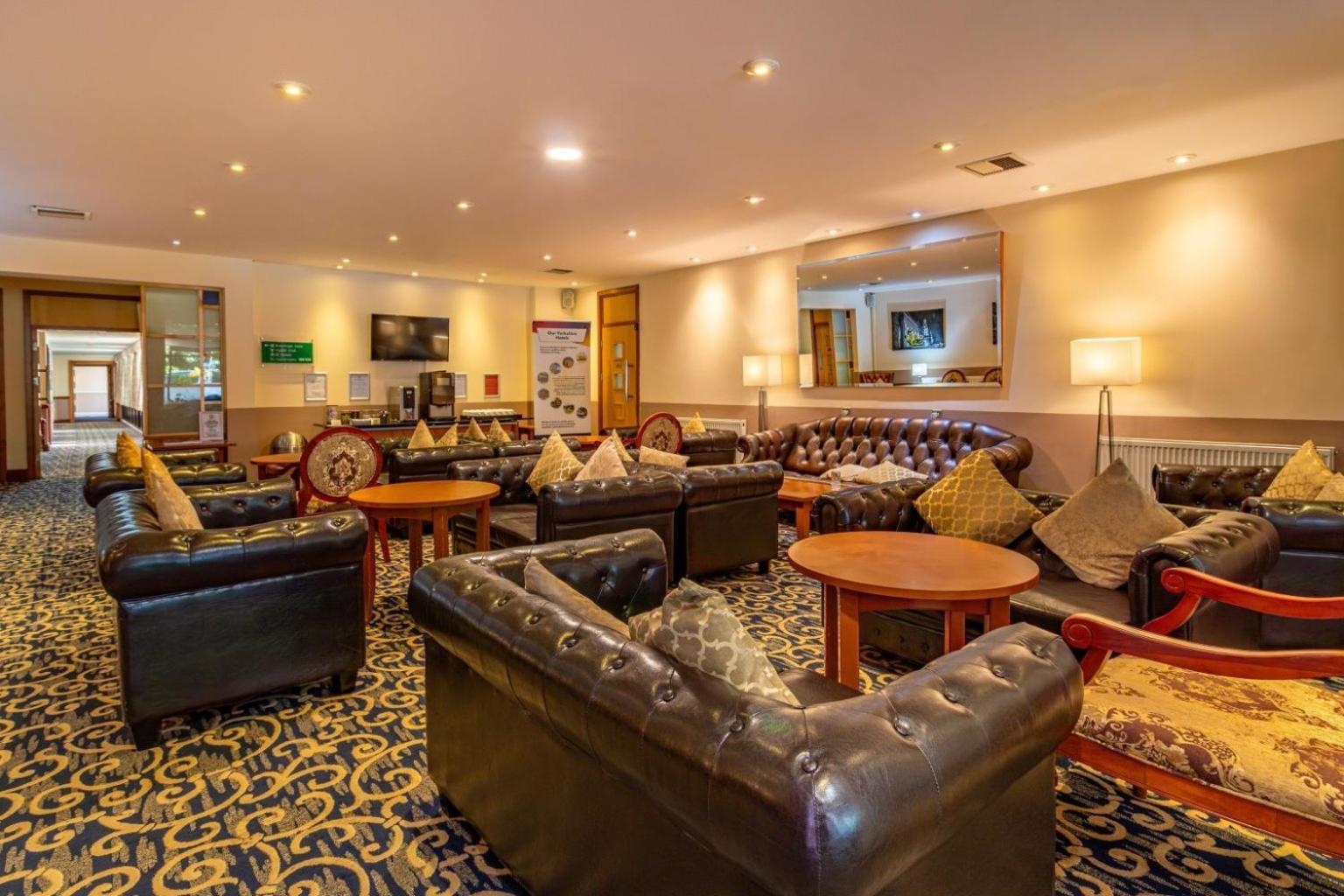 Britannia Leeds Bradford Airport Hotel Bramhope Exterior photo