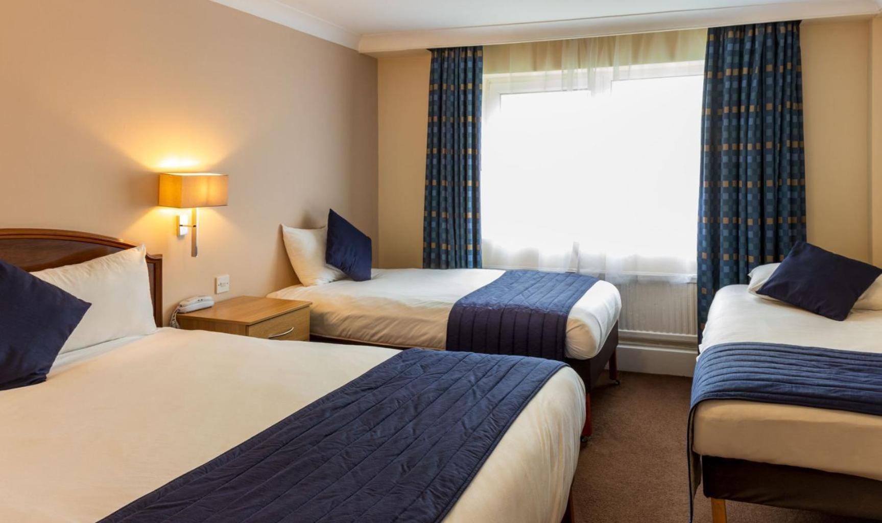 Britannia Leeds Bradford Airport Hotel Bramhope Exterior photo