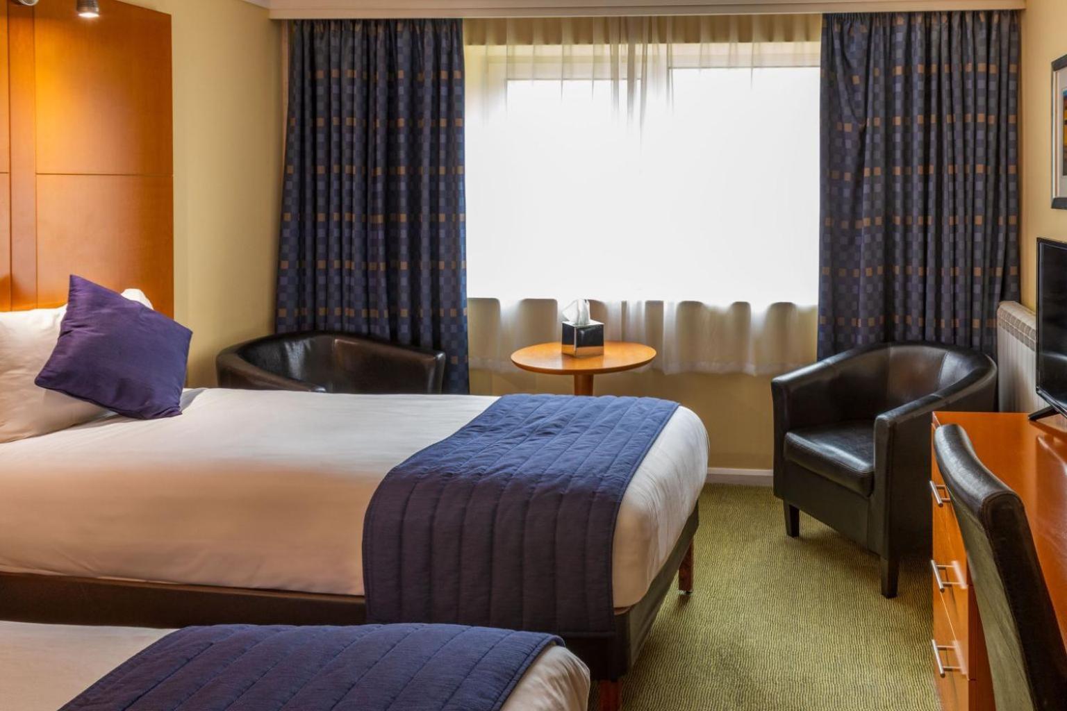 Britannia Leeds Bradford Airport Hotel Bramhope Exterior photo